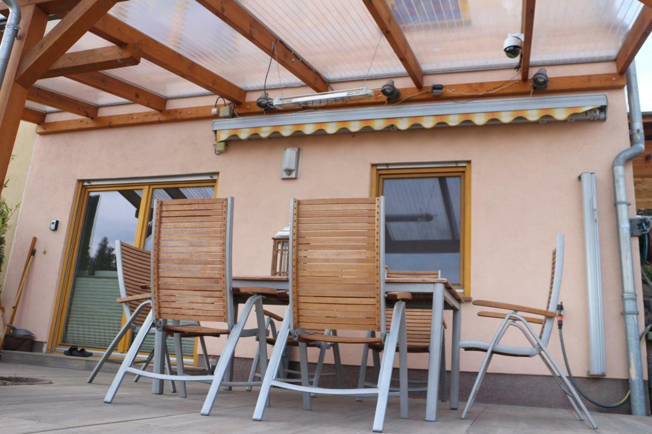 Romantische Ferienwohnung Mit Fantastischem Ausblick, Pool Und Gartensauna Jena Esterno foto